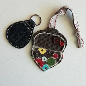 Thirty-one luggage tag and key chain.